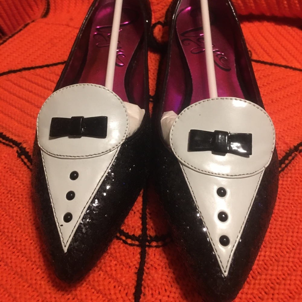 Tuxedo glitter flats size 7 by Vogue